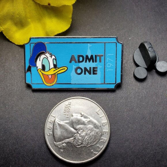 Disney Donald Duck Trading Pin Brooch Ticket 1971 Lapel Pin Jewelry Accessories - Picture 2 of 5